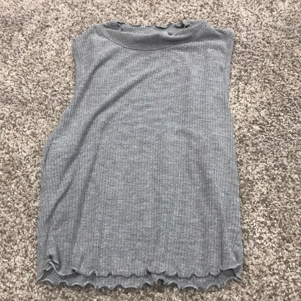 grey crop top